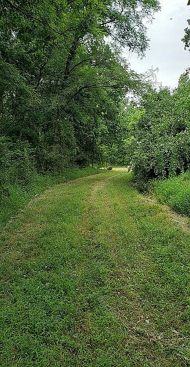 MECHANICSBURG wooded lot