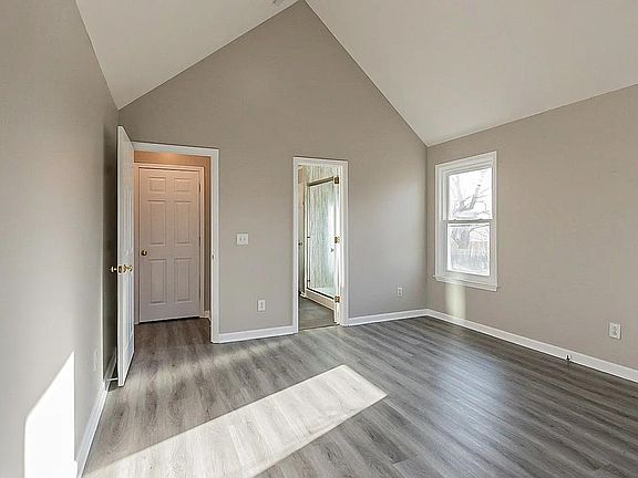 5th image of 2807 Crystal Ct