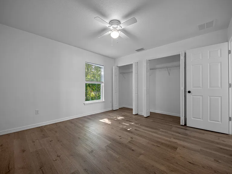 1545 NE 14th St — Photo 15