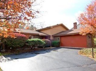 905 62nd St, Downers Grove, IL 60516