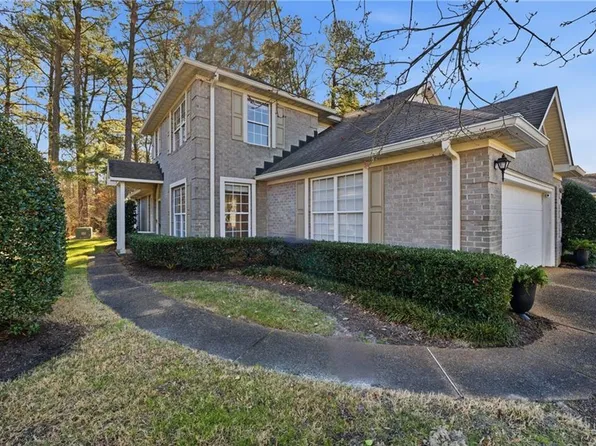 1072 Estates Ct, Portsmouth, VA 23703