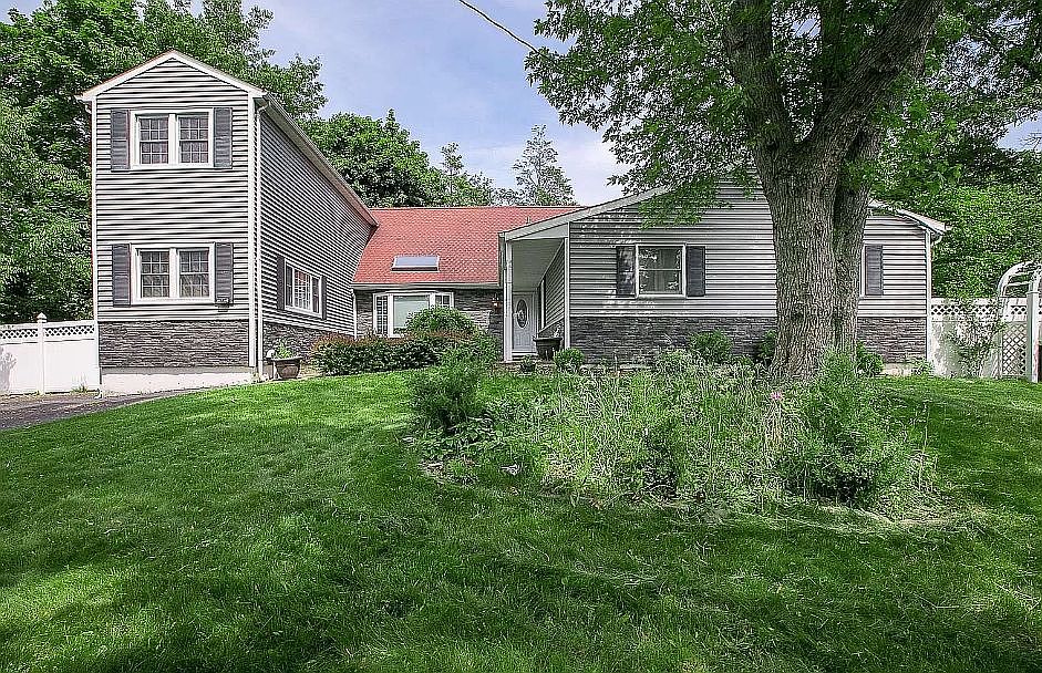 1st image of 85 Cayuga Ave S