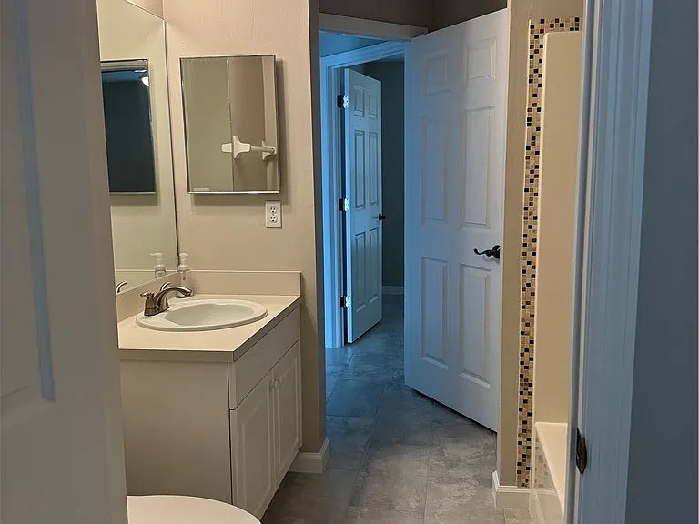 3716 SW 15th Pl — Photo 19