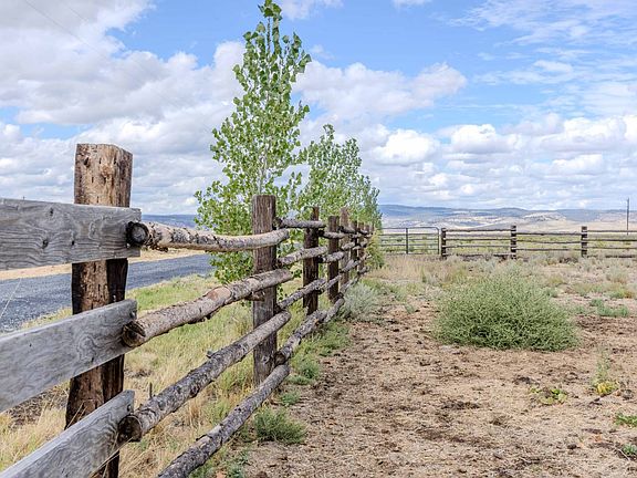 3rd image of 34970 Highway 20 E