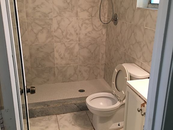 4th image of 702 Gardens Dr APT 102