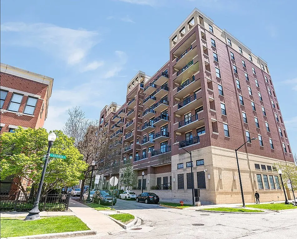 1 bed, 900 sqft, $2,800 — Photo 1