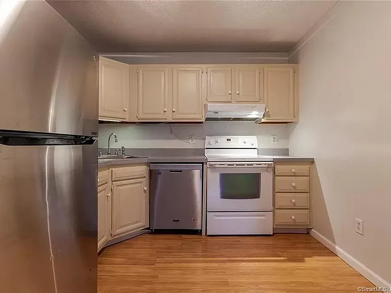 612 Twin Circle Dr #612 — Photo 7