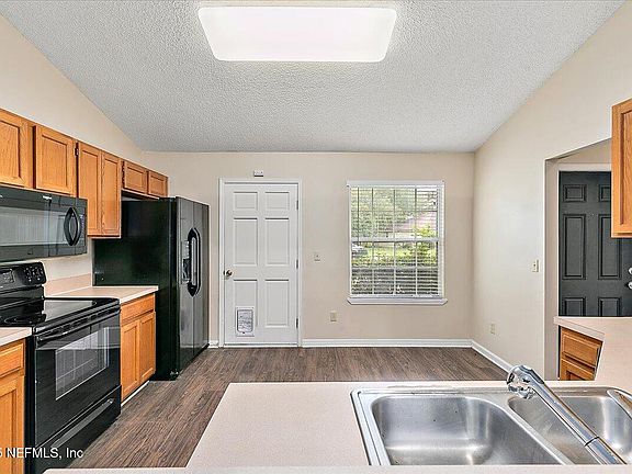 5th image of 2175 E HOVINGTON Circle