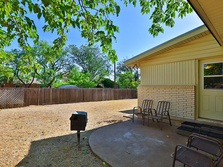 2810 Arrowhead Dr — Photo 32