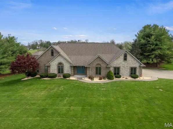 2305 Saint Andrews Cts, Jackson, MO 63755