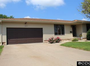 327 S Downing St, Fremont, NE 68025