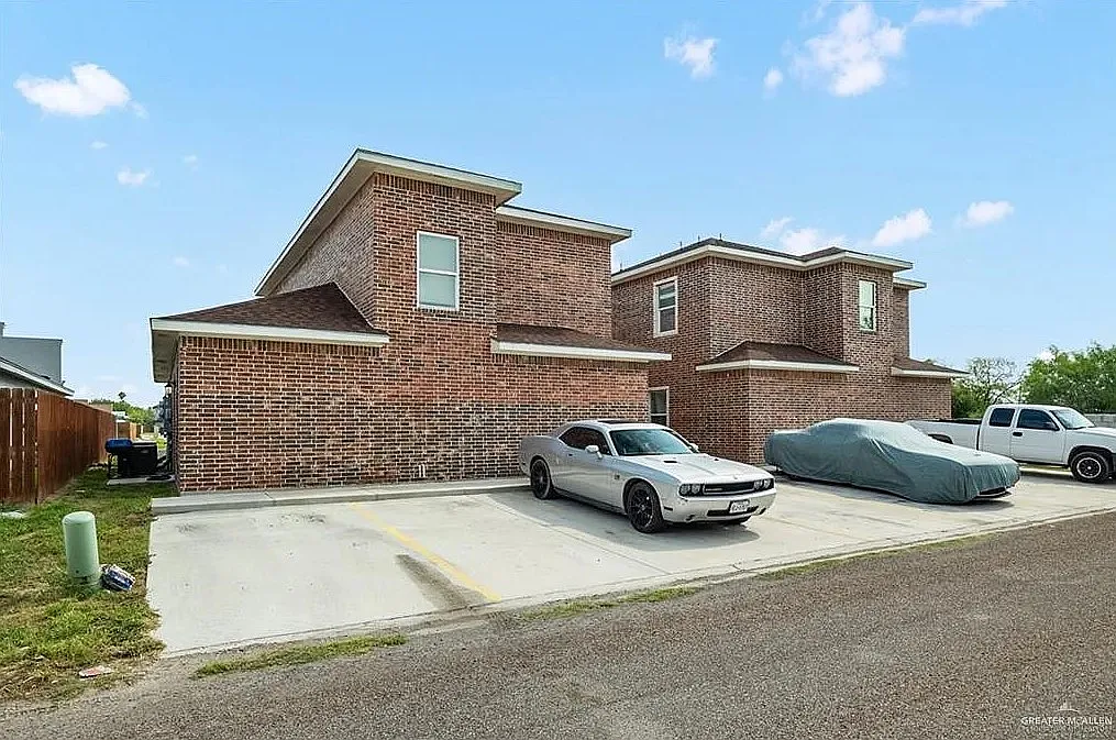 2 bed, 1150 sqft, $975 — Photo 1