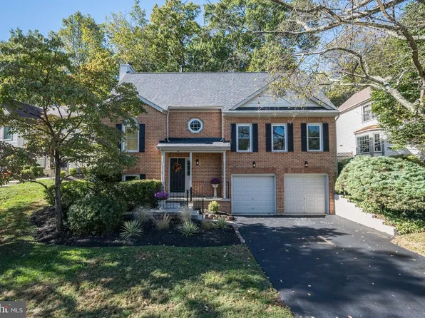 12 Solitaire Ct, Gaithersburg, MD 20878