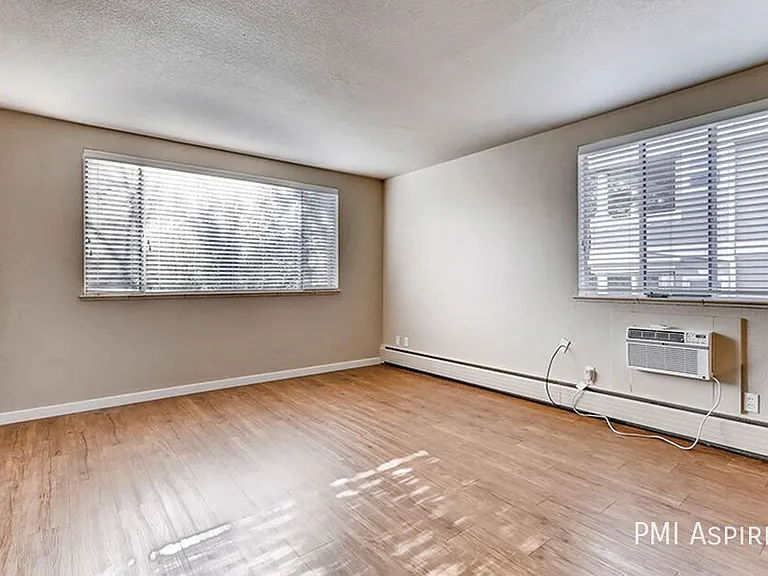 59 N Ogden St #10 — Photo 40