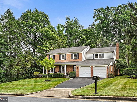 3rd image of 7903 Stirrup Cup Ln