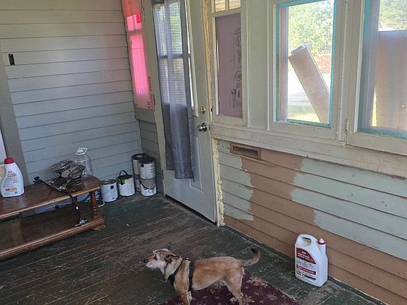 3rd image of 703 NW 3rd Ave