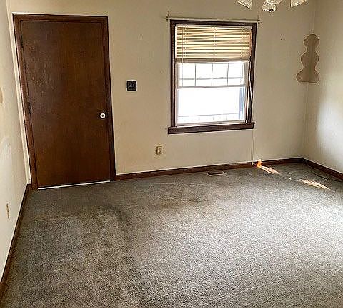 2nd image of 618 E 23rd St
