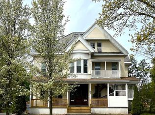 403 Pleasant St, Holyoke, MA 01040