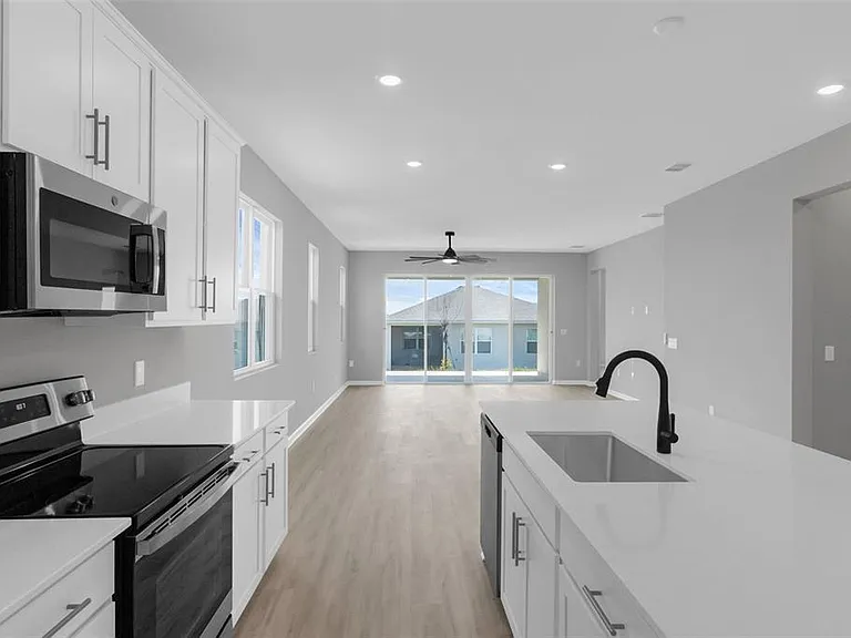 819 Ballantyne Dr — Photo 4