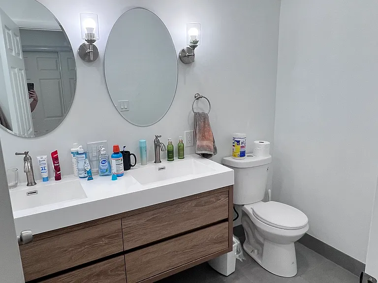 1447 W Fletcher St #2F — Photo 6