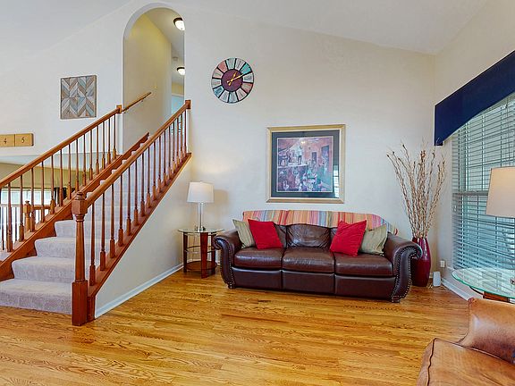 3rd image of 7741 Geneva Dr