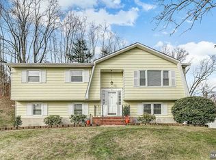 10 Lundy Ter, Butler, NJ 07405