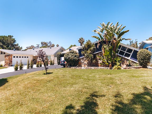 3rd image of 5717 Denny Ave