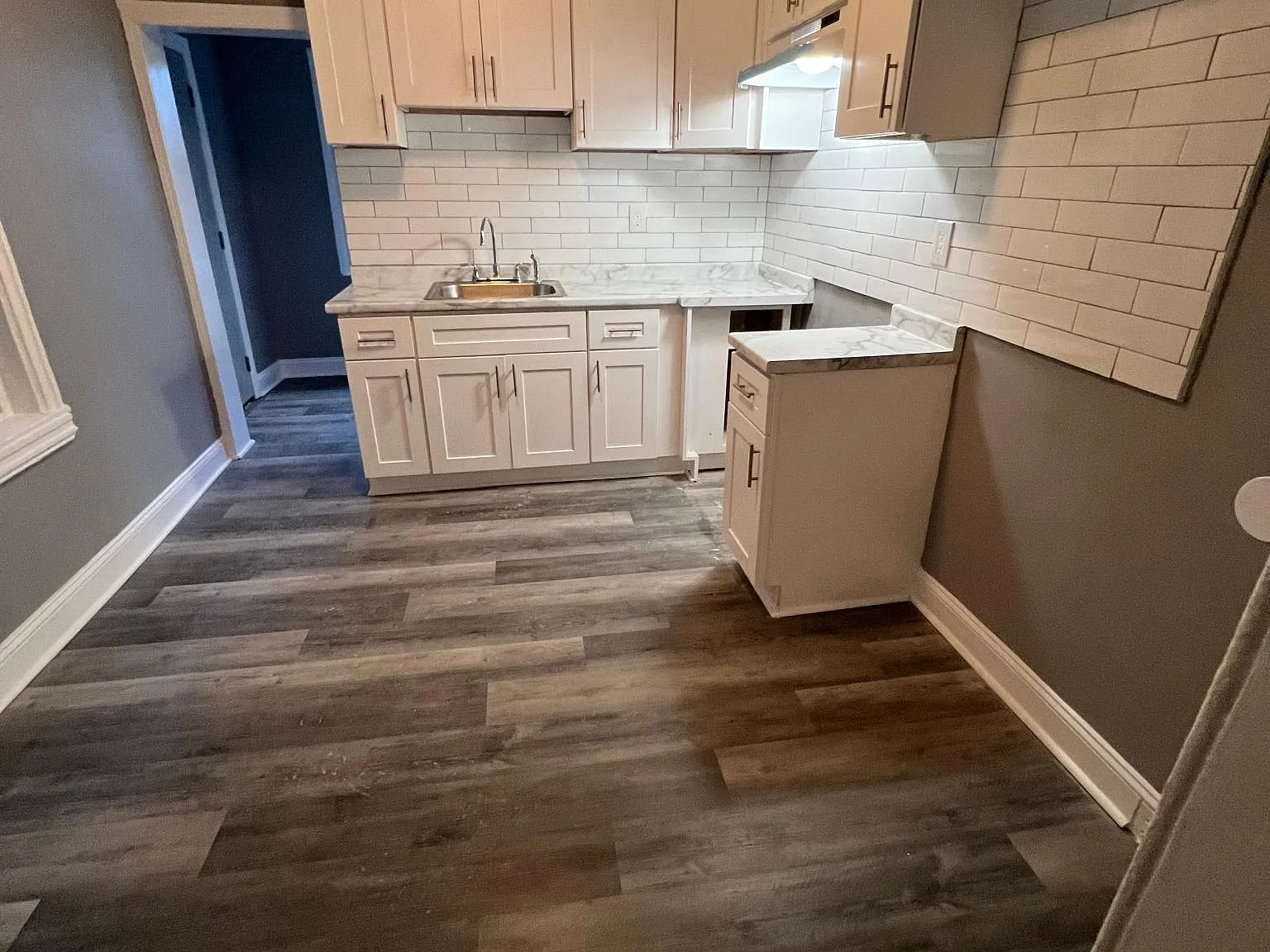 3 bed, 1.5 bath, 1100 sqft, $1,700 — Photo 3