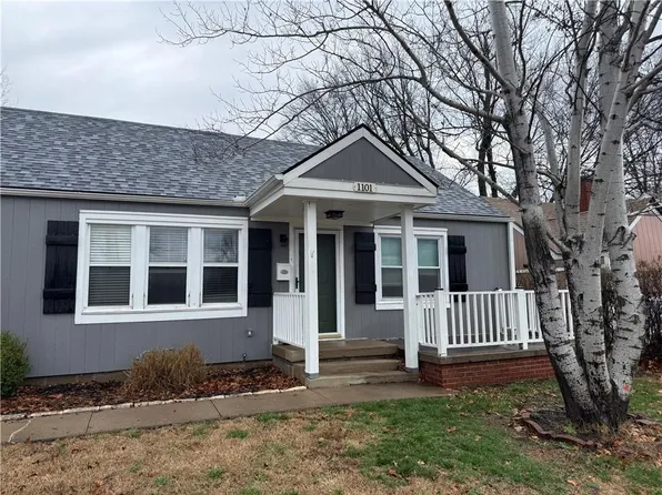 1101 NW B St, Blue Springs, MO 64015