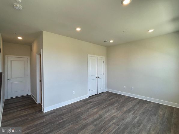 313 Salinger Pl