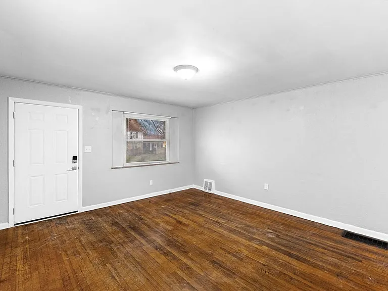 384-386 S Napoleon Ave #386-S — Photo 13