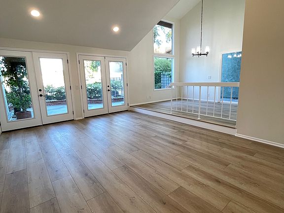 3rd image of 4648 Park Mirasol