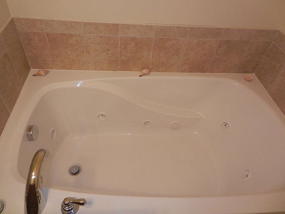 5th image of 8325 Thomas Jefferson Way