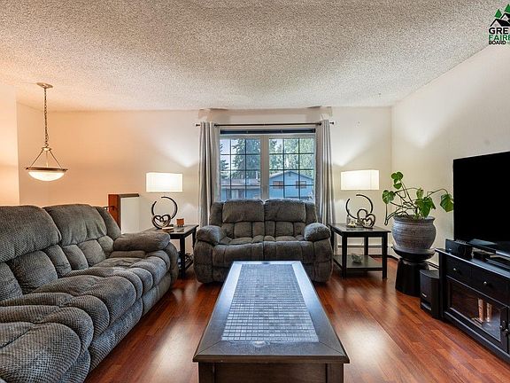 5th image of 4532 Dartmouth Dr
