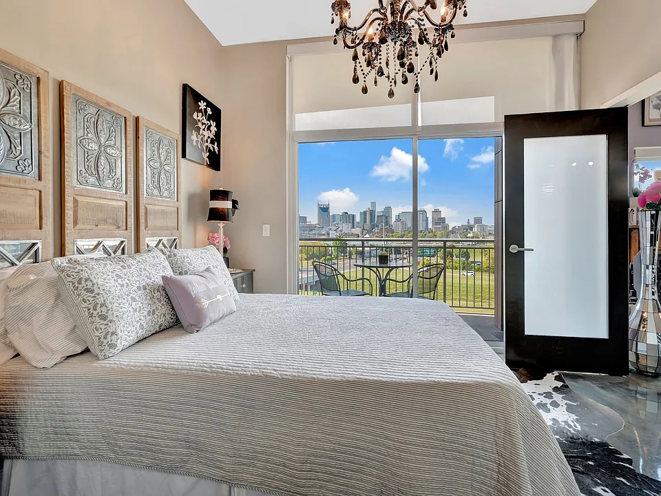 2115 Yeaman Pl #304