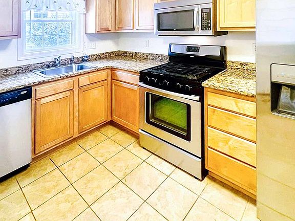 3rd image of 155 Plattsburg Ave #03caa93f7