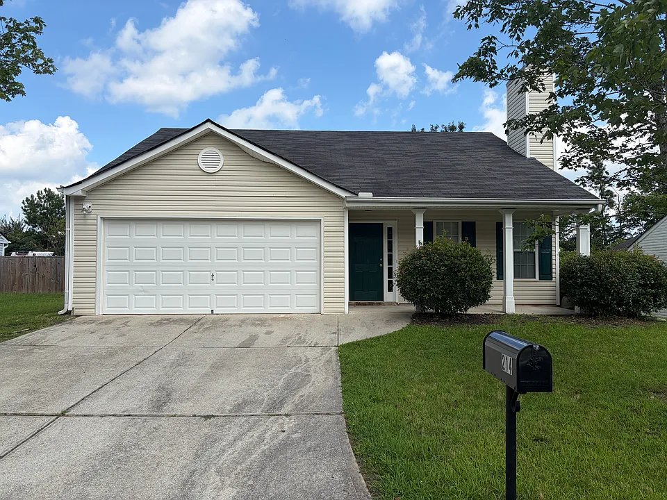 214 Bainbridge Cir