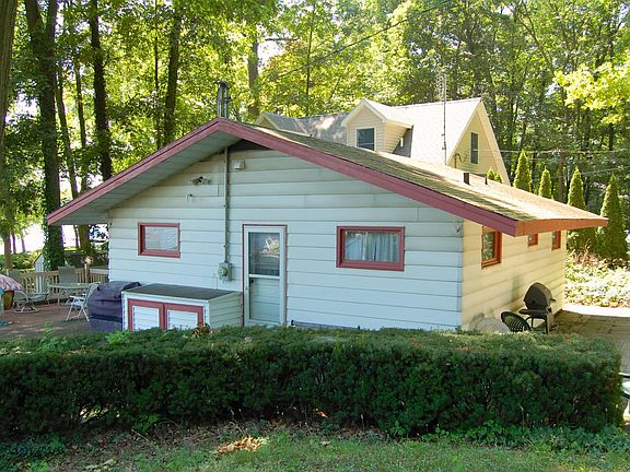 3rd image of 30831 Jones Dr