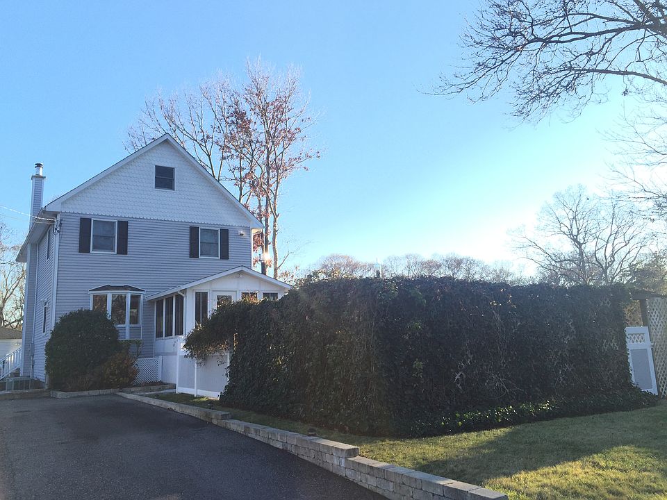 1st image of 12 River Heights Dr