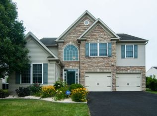 7684 Scenic View Dr, Macungie, PA 18062
