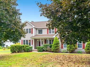17 Michael Ln, Suffield, CT 06078