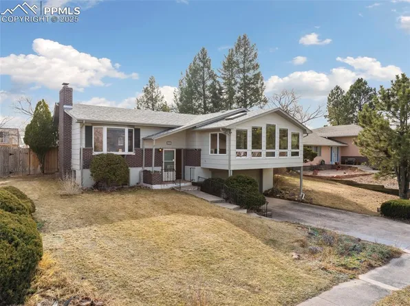 727 Crown Ridge Dr, Colorado Springs, CO 80904