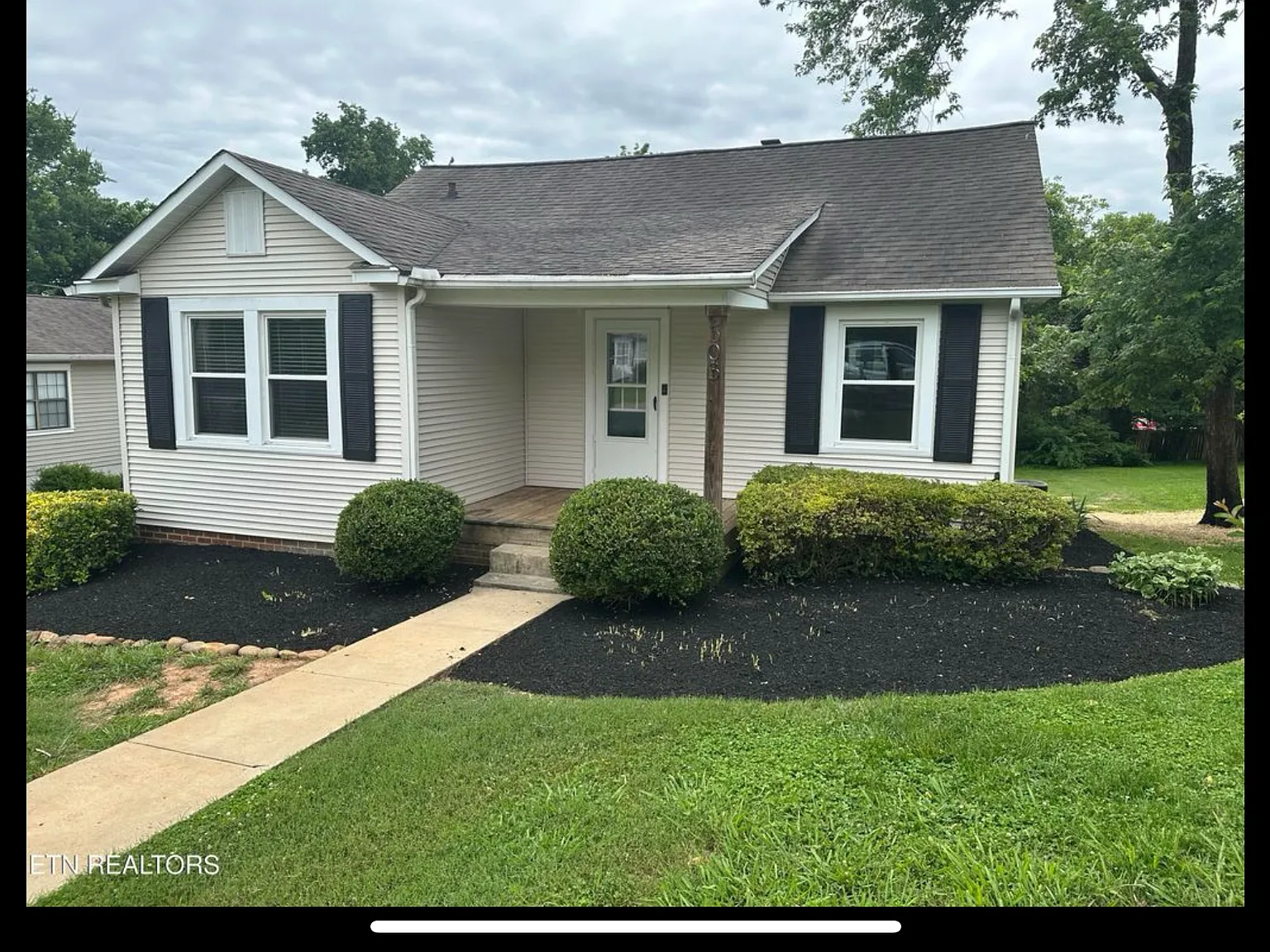3 bed, 1176 sqft, $2,100 — Photo 2