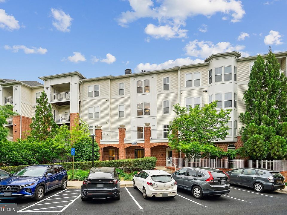 1st image of 2921 Deer Hollow Way Unit 210