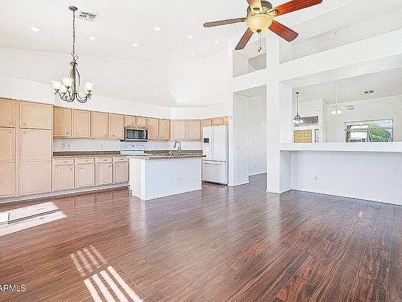 5th image of 1561 E BLACK DIAMOND Drive