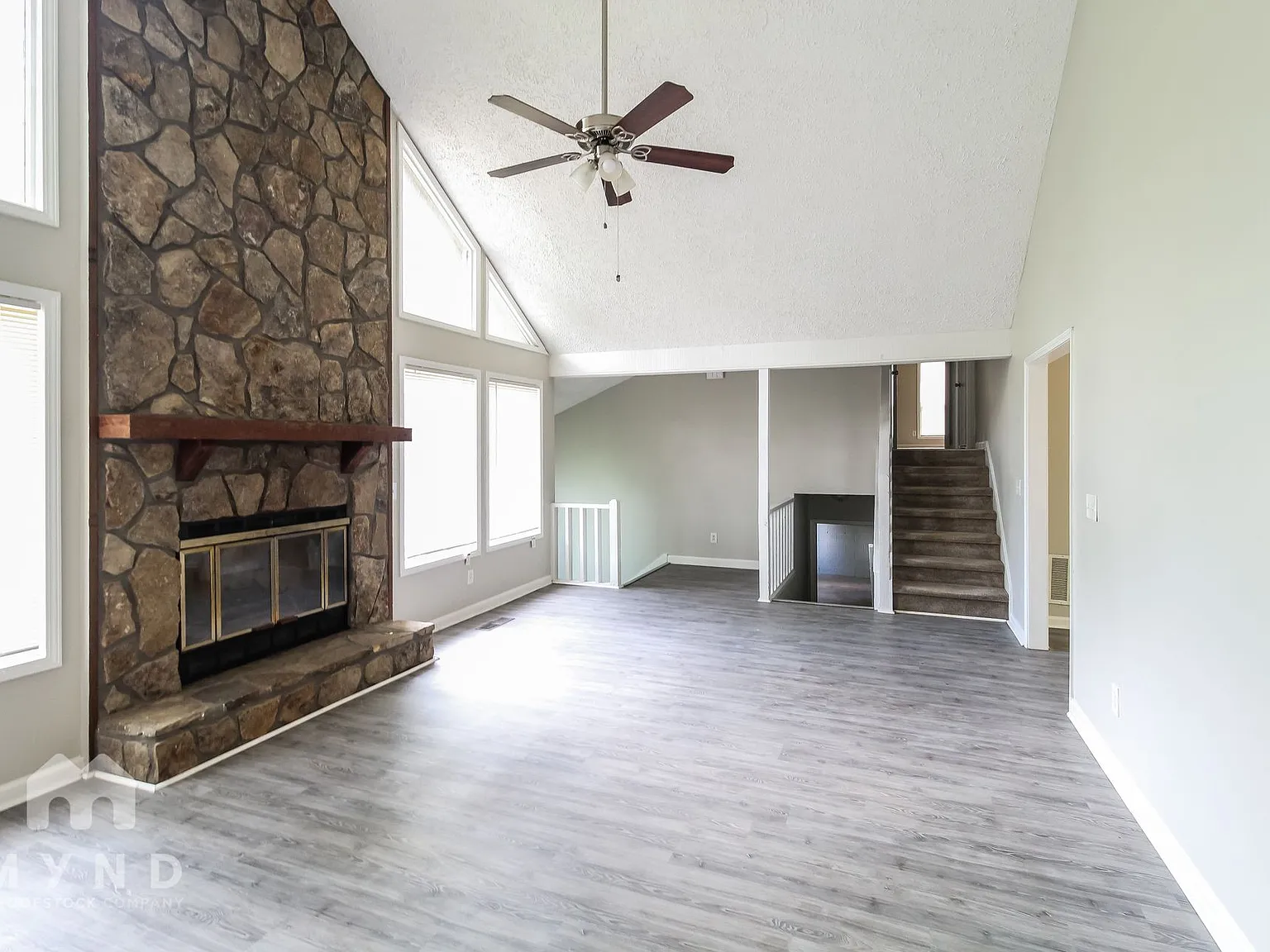 3 bed, 2.0 bath, 2226 sqft, $2,335 — Photo 4