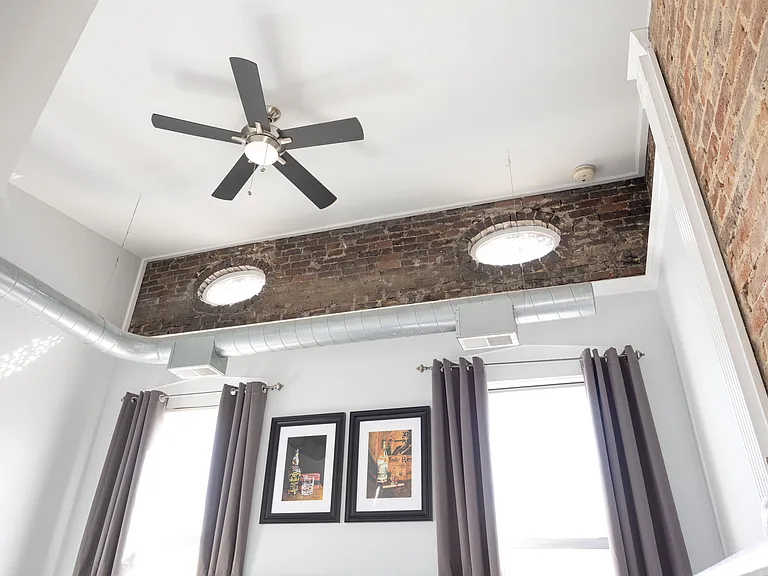 275 S Limestone St #240 — Photo 15