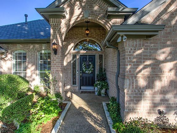 3rd image of 7613 Royal Troon Dr