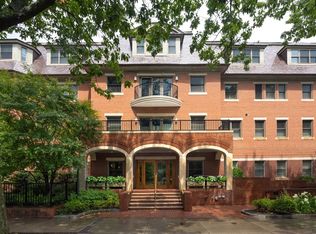 1160 Beacon St APT 202, Brookline, MA 02446
