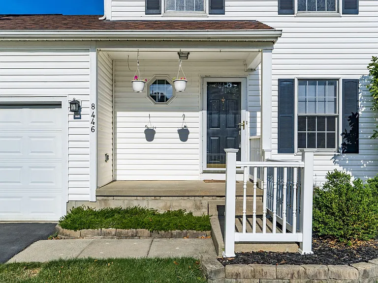 8446-1 Olenbrook Dr — Photo 6